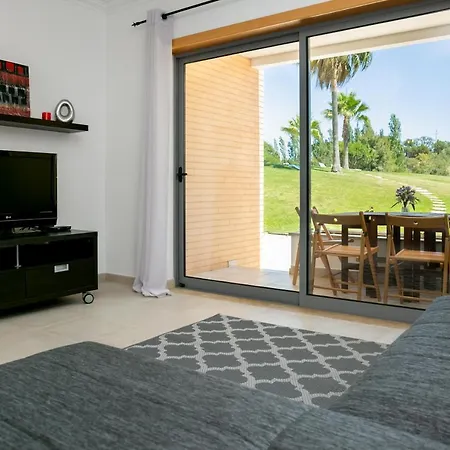 Sunny Apartment Facing The Garden And Pool Albufeira