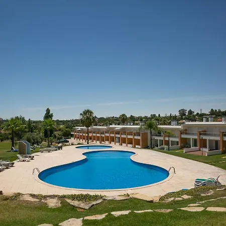 Sunny Apartment Facing The Garden And Pool *