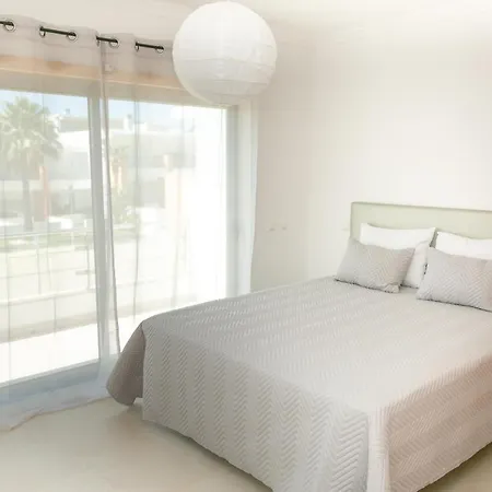 Sunny Apartment Facing The Garden And Pool Lägenhet Albufeira