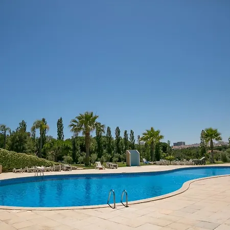 Sunny Apartment Facing The Garden And Pool Lägenhet